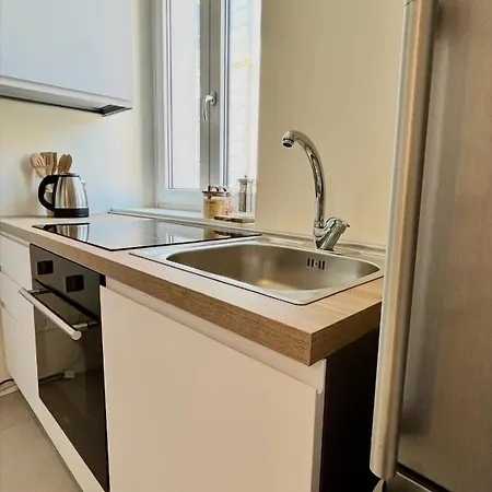 Rovelli 61 1 * קומו